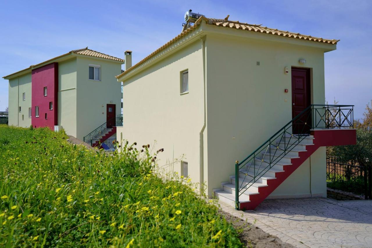 Semiramis Suites With Pool Kalamata Exterior photo