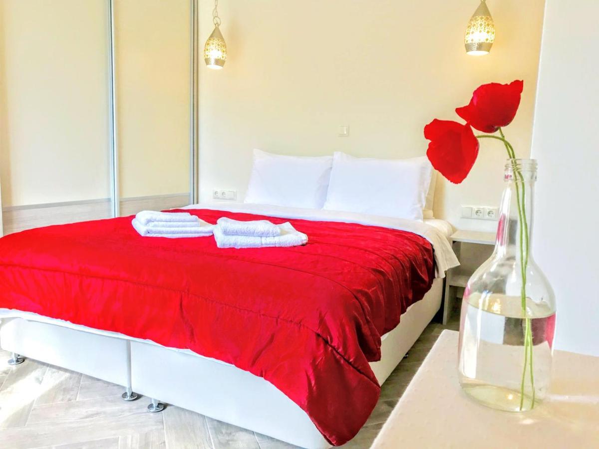 Semiramis Suites With Pool Kalamata Exterior photo